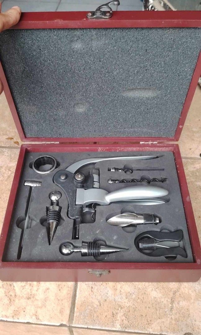 Wine opener (Category: Other Kitchenware & Tableware) located in Rizal. Submitted by mommykiee (Listing ID 1353596290, Image 2). Description: wine opener.