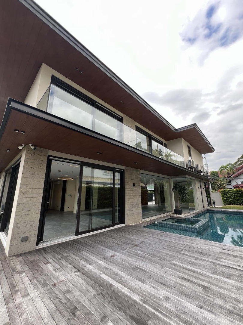 (Category: ) located in . Submitted by REMAXCapital (Listing ID 1353681083, Image 1). Description: .