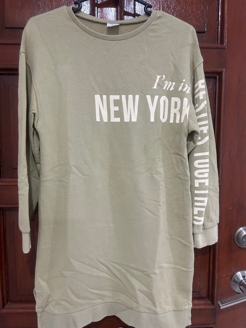 Zara Sweater Dress - Pre-loved (Category: Dresses) located in Quezon City. Submitted by etelin (Listing ID 1353737539, Image 1). Description: Zara Sweater Dress Color - Olive Green Size 11-12 kids or XS/S women.