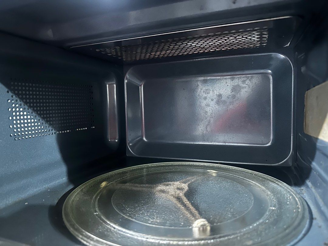 110V Miyako Microwave Oven (Category: Ovens & Toasters) located in Manila. Submitted by shandrelleanne (Listing ID 1353860464, Image 3). Description: Miyako Microwave Oven 110v Rfs: hindi nagamit nakatambak lang.