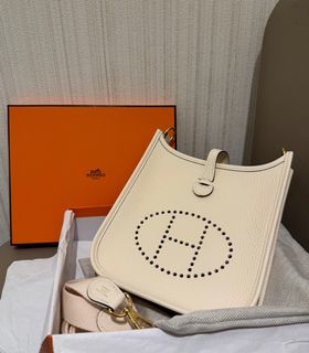 （分類：）位於 。 由 bsweethk 提交（商品編號 1351796678，圖片 1）。簡介： 。