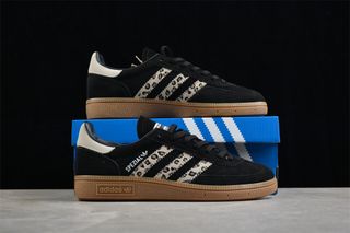 (Category: ) located in . Submitted by outletshoes (Listing ID 1353816459, Image 1). Description: .