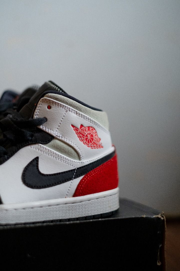 Air Jodan 1 Mid Union SE 7.5M (Category: Dress Shoes) located in Taguig. Submitted by declutter.dump (Listing ID 1353866427, Image 2). Description: Air Jordan Mid SE Union Colorway Used but not abused Box Included Local Release - Got this from Nike Ayala Malls Manila Bay RFS: Decluttering.