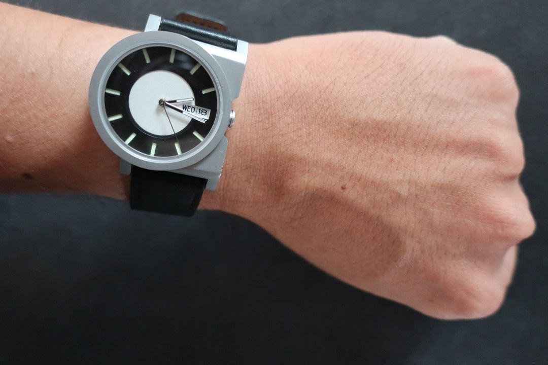 Andoandoando A1 automatic (Category: Men's Watches) located in Singapore. Submitted by bike_home__goods (Listing ID 1353885442, Image 1). Description: Original: Other than the movement and its discs, every part of the watch is uniquely designed. Simple: No unnecessary decoration. Small: 37 mm x 42 mm x 11mm. Perfect for people who have a wrist size of 15 cm to 18.5 cm. Watch body weight 59.6 g (2.1 oz), straps 8.8 g (0.31 oz). Unisex: But maybe n