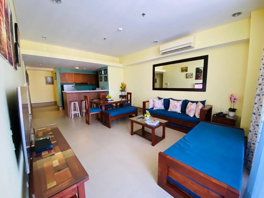 4BR Penthouse Bi-level type condo for sale in Bridgetowne ... - Carousell