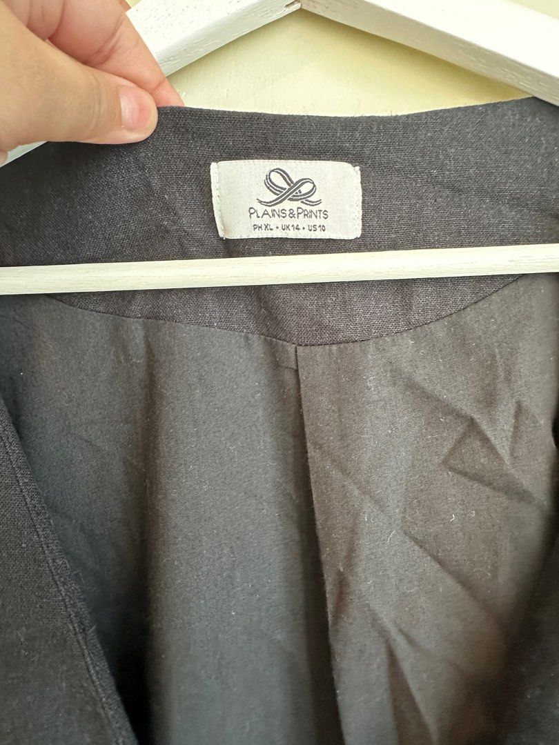 Black Short Sleeve Linen Blazer (Category: Coats, Jackets and Outerwear) located in Pasig City. Submitted by tin.a.a (Listing ID 1353834938, Image 3). Description: XL Never been used RFS: need funds.