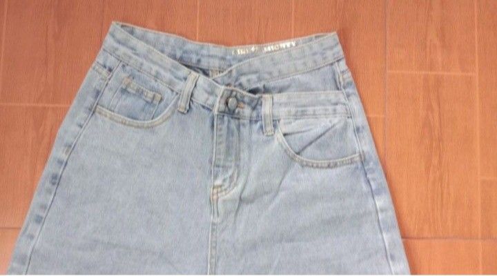 Blue Jeans (Category: Jeans) located in Porac. Submitted by declutterwithargel (Listing ID 1353943222, Image 3). Description: Super nice quality Measured using medida Fits up to 28" waist Length - almost 39" Super in design Color may appear lighter or darker due to lighting, please refer to first photo for actual color No restock na to sa store, limited lang designs nila and this is one of the best talaga RFS: Wrong size, malalaki pala sizing nil