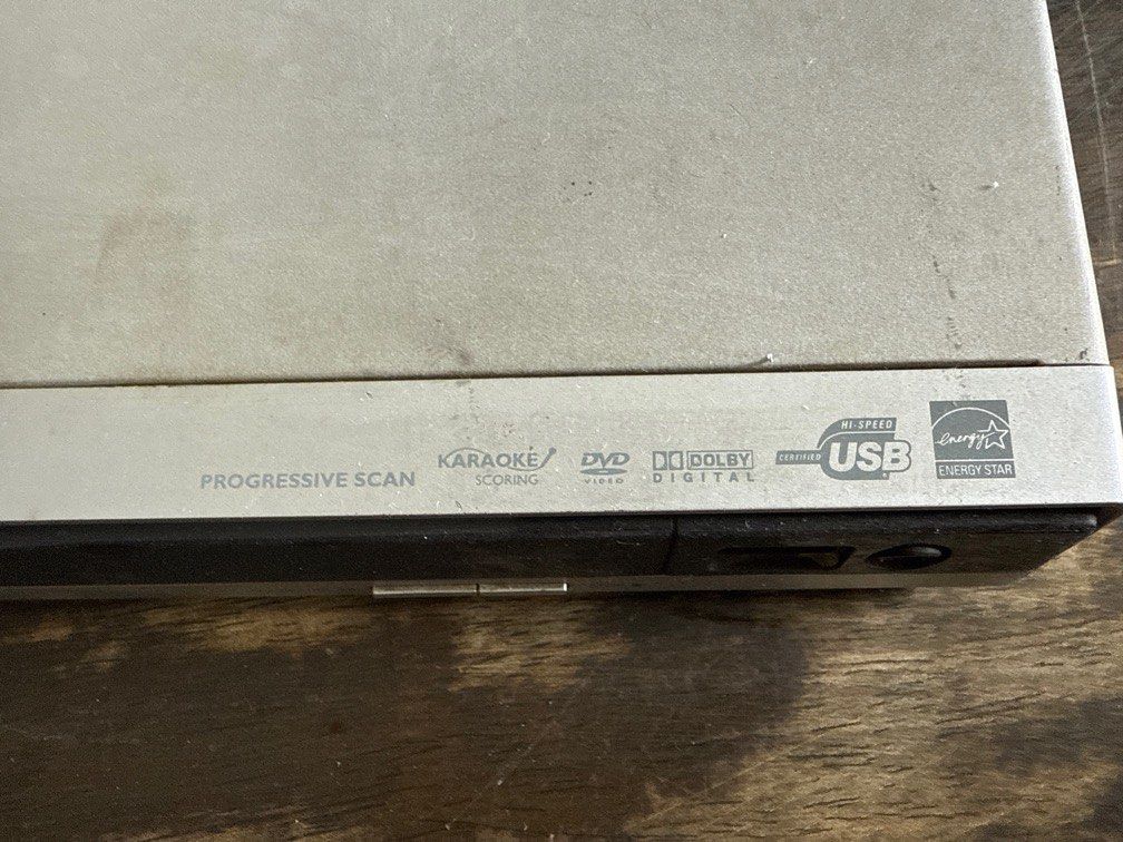 CD/DVD PLAYER (Category: Portable Music Players) located in Pasig City. Submitted by francisco201 (Listing ID 1353825058, Image 3). Description: Philips brand Model no: DVP3260K/98 110-240V 10W .
