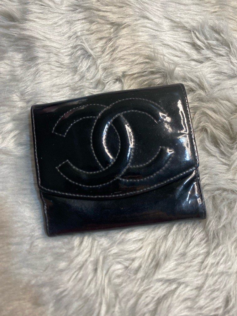 chanel wallet (Category: Luxury Bags & Wallets) located in Antipolo. Submitted by prelovedcloseta (Listing ID 1353895980, Image 1). Description: autn chanel wallet preloved compact wallet patent holo intact has some pressmark ( but pag nalgyan na d na siya mhahata) search chanel compact wallet ( mdyo pricey chanel today).