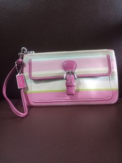 (Category: ) located in . Submitted by bagscollection88 (Listing ID 1353865558, Image 1). Description: .