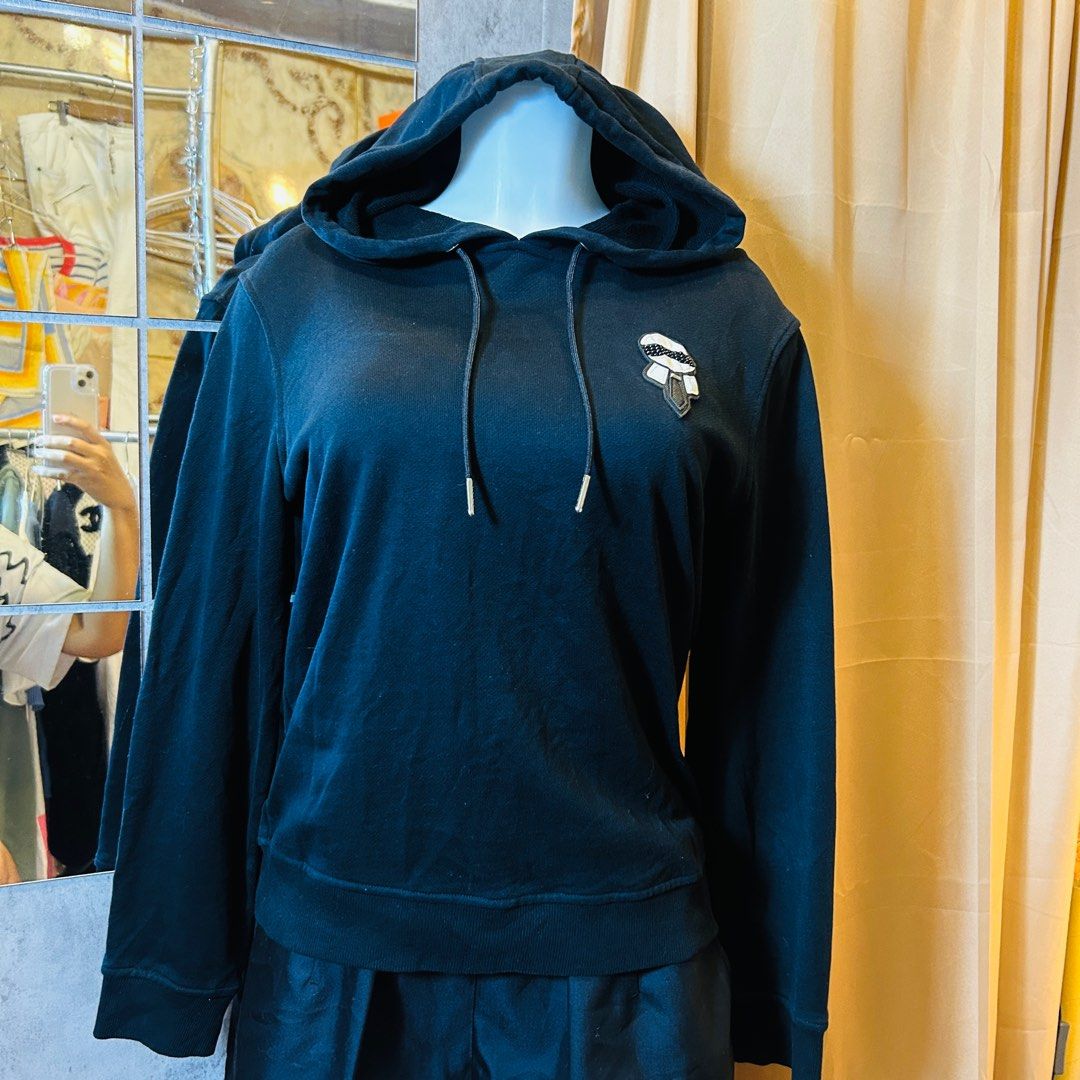 Fendi Hoodie (Category: Luxury Apparel) located in Baguio. Submitted by luxecycleph (Listing ID 1353915179, Image 2). Description: READ BEFORE OFFER SIZE: 20.5 x 25 Medium CONDITION: Excellent (color rate 9.5/10) SHOP RULES * payment first (thru gcash only) * pay today, ship the next day (thru j&t) * manage your expectations (items are secondhand & thrifted) * return & refund are only accepted for valid reasons * no bogus buyers- just tell the se