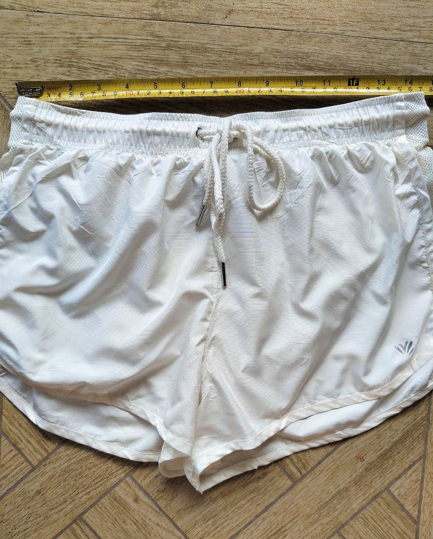 Forever 21 active wear running shorts (Category: Activewear) located in General Santos City (Dadiangas). Submitted by samarey (Listing ID 1353799239, Image 2). Description: has a slight issue on the inner thigh part of the shorts. pls see the last pic..