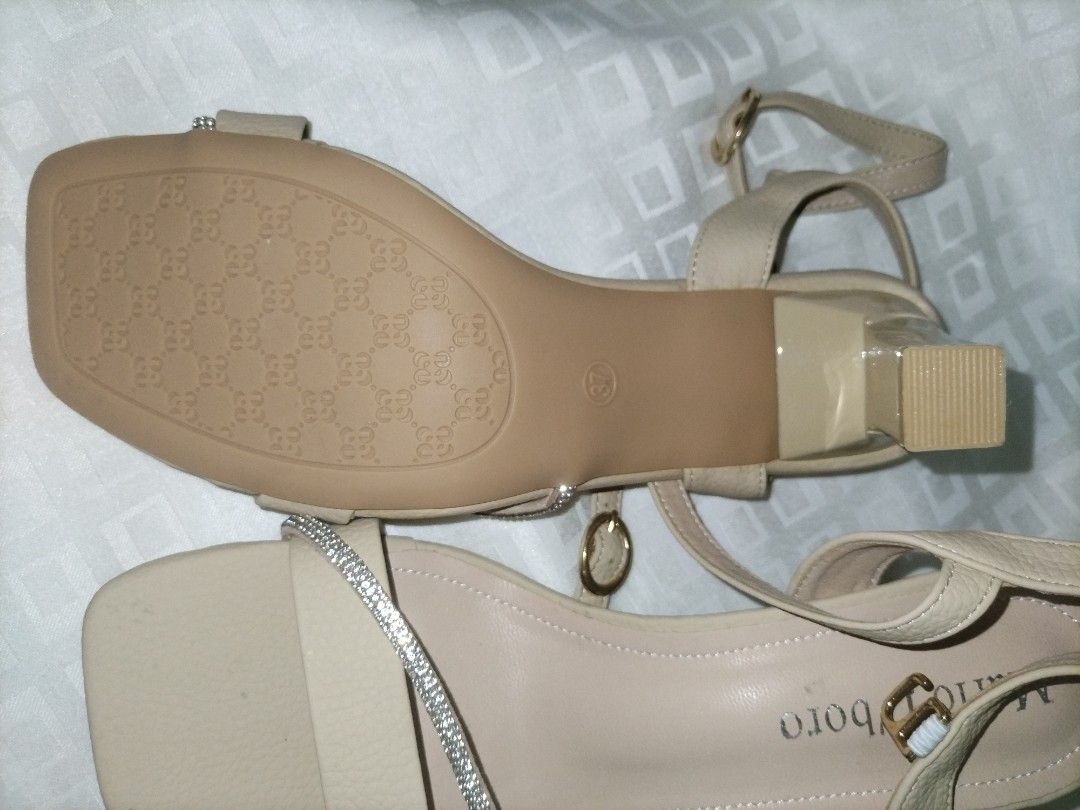 Formal/Casual Sandals (Category: Heels) located in Bacolod City. Submitted by ownpreloved.declutter (Listing ID 1353817426, Image 3). Description: Brand new Mario D' Boro heels with box Never been used as you can see in the soles Rfs: bought the wrong size online Size:37 Price is still negotiable for sure buyer.
