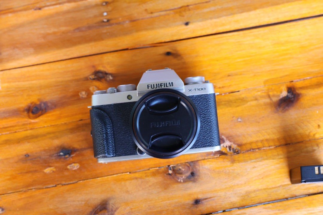 Fujifilm XT-100 SLR STYLE Mirrorless Vlogging Camera (Category: Cameras) located in Manila. Submitted by lenascamera (Listing ID 1353895352, Image 1). Description: NOTE: Sa dami po ng message na natatangap ko, naka hold napo ang Mga message hindi napo ako makapag reply pero na babasa ko kaya hanggat maari mag direct na kayo sa page ko sa facebook Lenas camera para nakareply ako agad salamat. Fujifilm XT-100 SLR STYLE Mirrorless Vlogging Camera 27