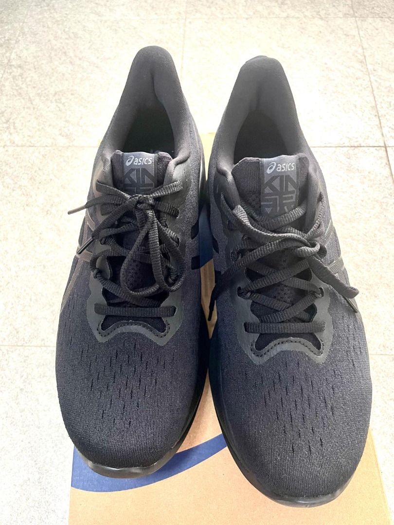 Gel-Kinsei Max (Category: Sneakers) located in Singapore. Submitted by xienes (Listing ID 1353903049, Image 3). Description: Just bought last month 31st January 2025. Worn twice in 2 different days non-consecutive, each for about 2 hours only (pics show the pristine condition) as break-in but I realized the size is bigger than I thought which I'm not comfortable with for this model as opposed to my other Asics shoes with same size. Still comes wi