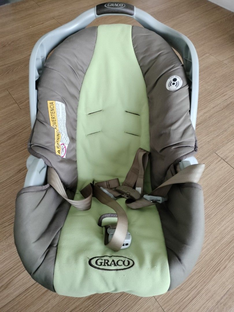 Graco car seat (Category: Car Seats) located in Quezon City. Submitted by sheenamarigurtiza (Listing ID 1353798064, Image 1). Description: need wash lang ng cover well loved po sya hindi na ginagamit nastock na kasi malaking car seat na gamit ng baby ko.