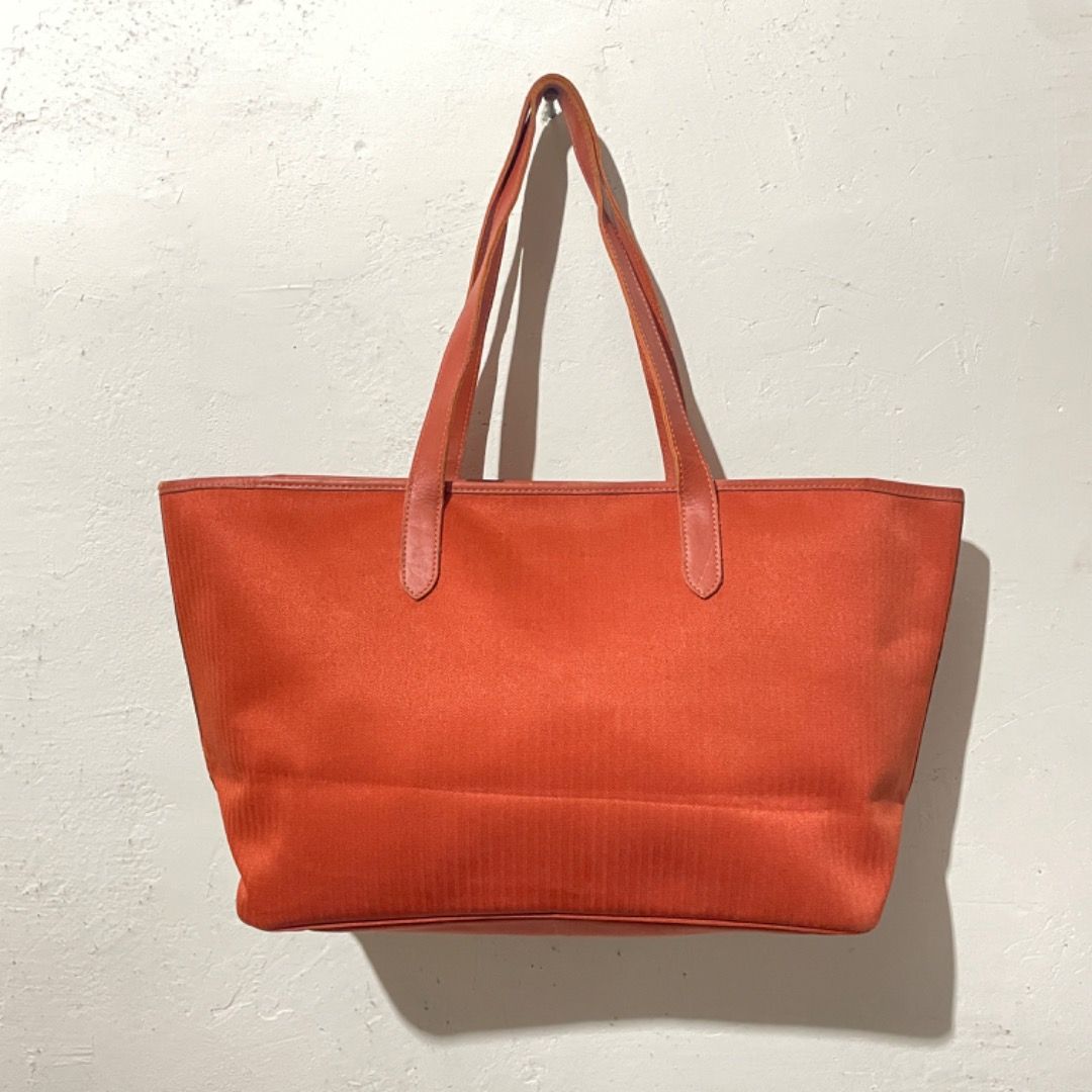 Hermes Tote Bag (Category: Luxury Bags & Wallets) located in Bacolod City. Submitted by cast.archives (Listing ID 1353928250, Image 2). Description: Hermes Tote Bag Size: Large Condition: Good Flaw: Scratches on leather, Some dirt inside, and sign of use on handle 2,500+shipping fee.