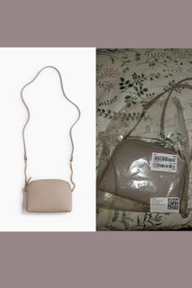 (Category: ) located in . Submitted by hanzcloset (Listing ID 1346364620, Image 1). Description: .