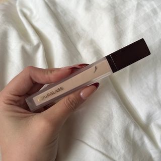 Hourglass  Vanish Concealer in Creme