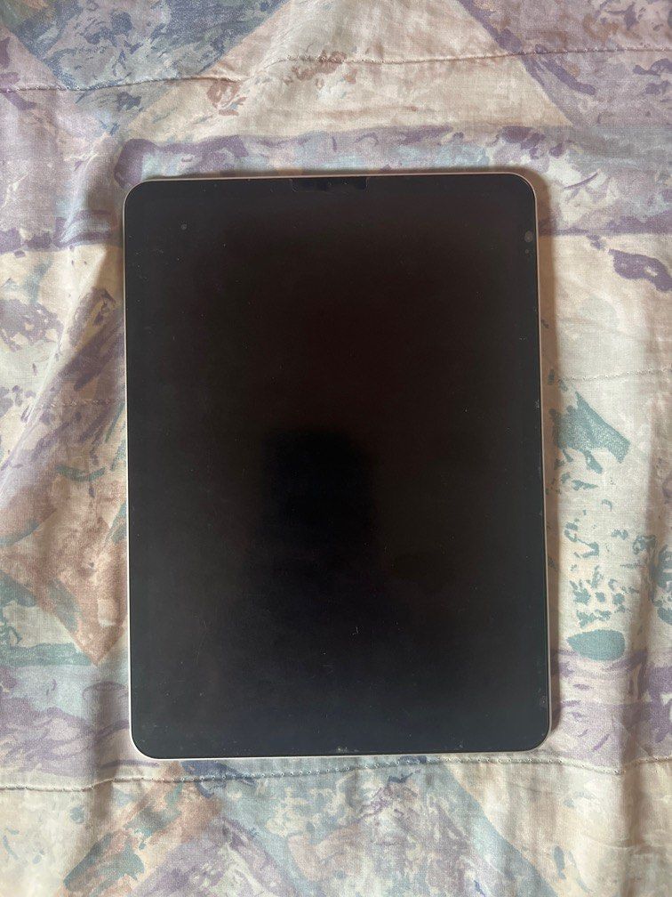 REPRICED iPad Pro 2018 11 inch (Category: iPad) located in Paranaque City. Submitted by krstnc (Listing ID 1353832527, Image 1). Description: Comes with the latest model goojodoq keyboard and pencil Take all for 22k.