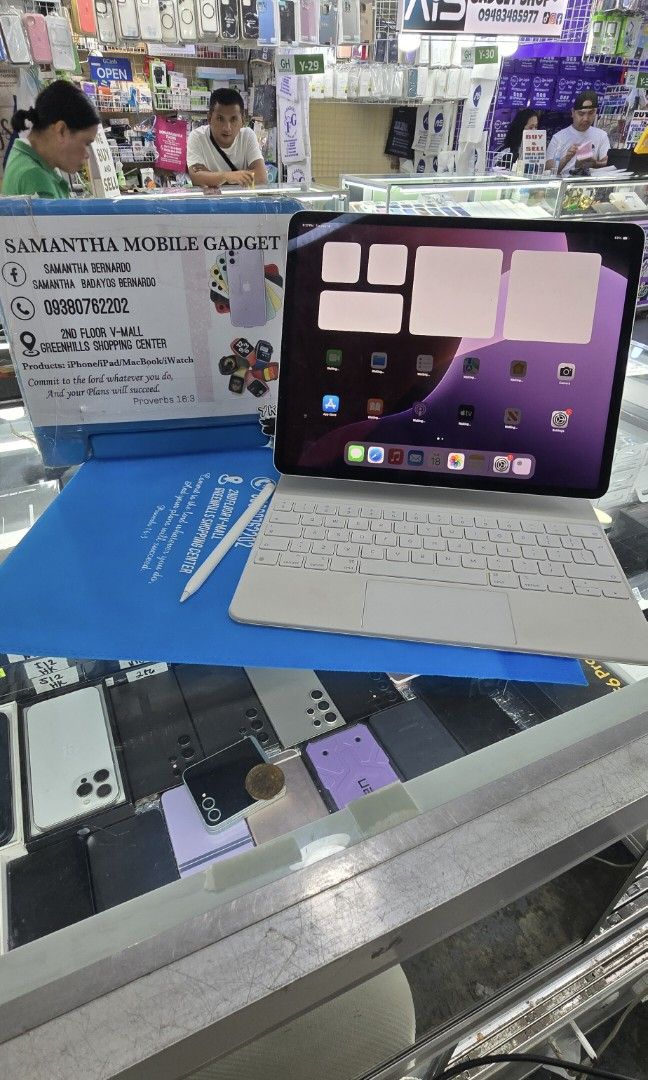 Ipad Pro M2 6thGeneration 12.9 1TB Wifi Only (Category: iPad) located in Quezon City. Submitted by samanthaga21954 (Listing ID 1353820027, Image 2). Description: Ipad Pro M2 6thGeneration 12.9 1TB Wifi Only Included Magic Keyboard and Original Pen All Included Original.