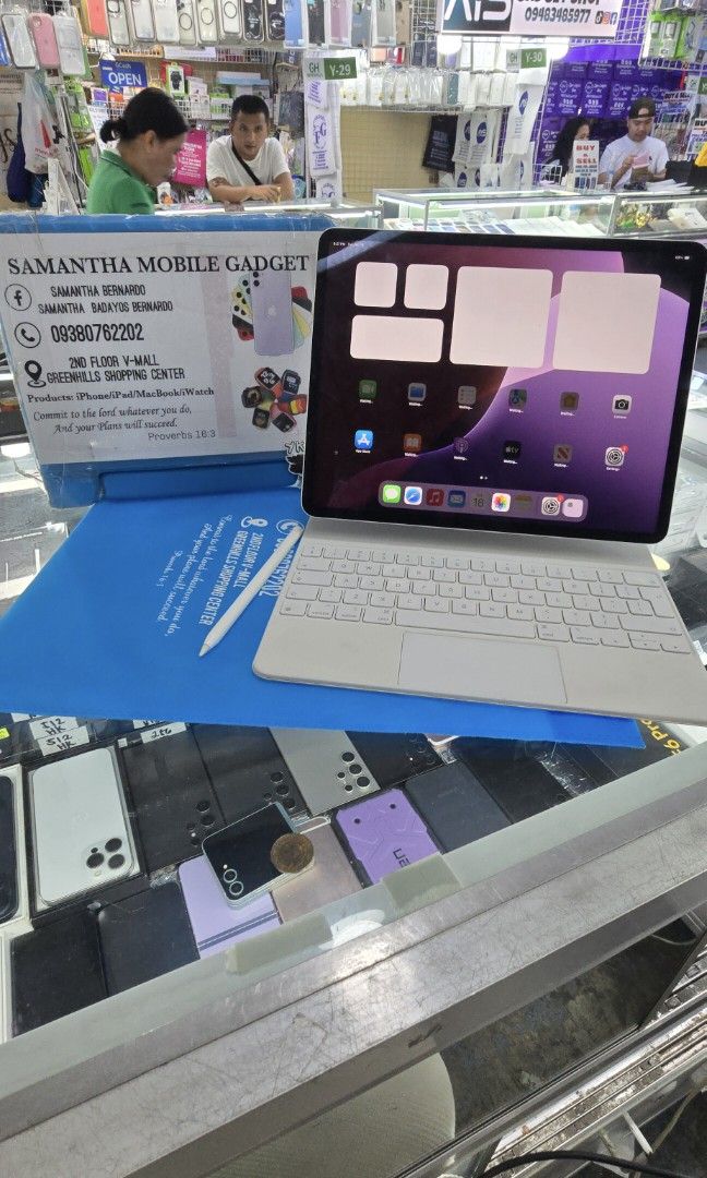 Ipad Pro M2 6thGeneration 12.9 1TB Wifi Only (Category: iPad) located in Quezon City. Submitted by samanthaga21954 (Listing ID 1353820027, Image 1). Description: Ipad Pro M2 6thGeneration 12.9 1TB Wifi Only Included Magic Keyboard and Original Pen All Included Original.