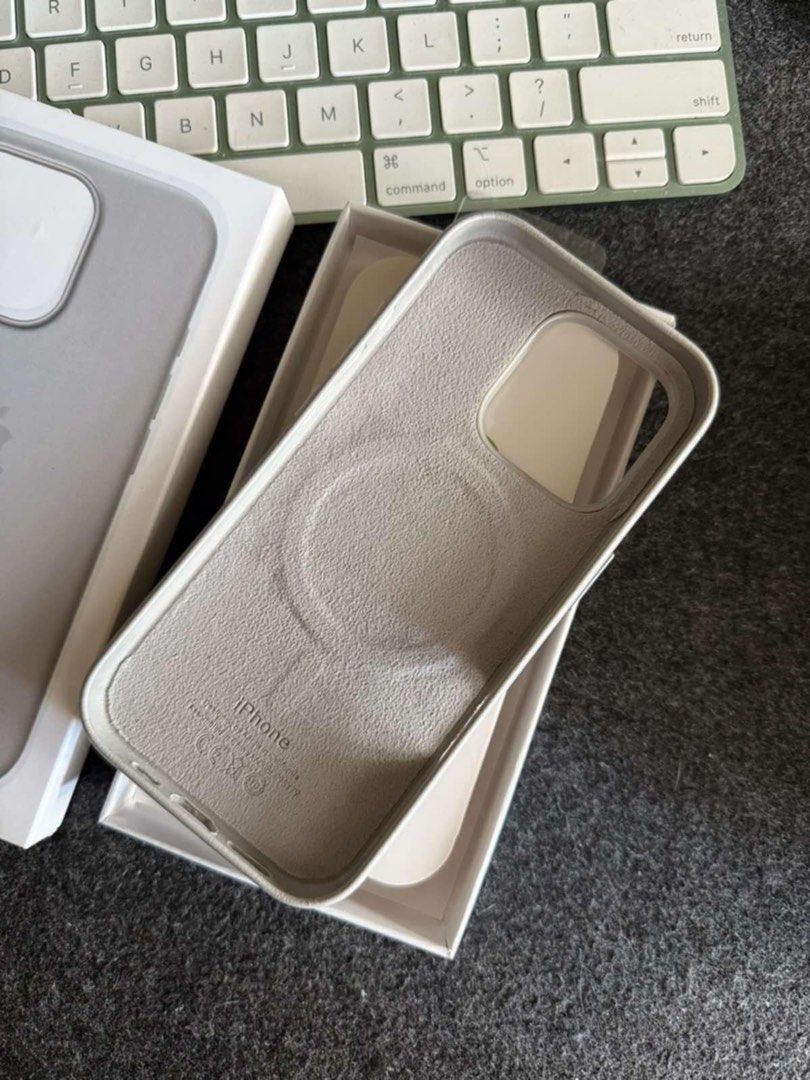 iPhone 16 Pro Max Magsafe Leather Case [LIGHT GRAY] (Category: Cases & Sleeves) located in Manila. Submitted by ceeyashop (Listing ID 1353847288, Image 2). Description: Pm me, Available on hand Lalamove,Grab,J&T COD will do!.