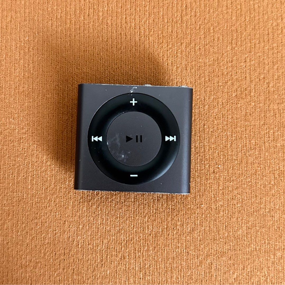 Ipod shuffle 4th gen defective battery (Category: Portable Music Players) located in Manila. Submitted by pl4y_it_4g4in (Listing ID 1353878638, Image 1). Description: Defective battery For parts .