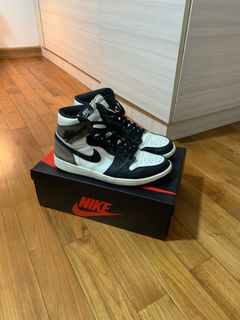 (Category: ) located in . Submitted by the_sneaker_basement (Listing ID 1353888580, Image 1). Description: .