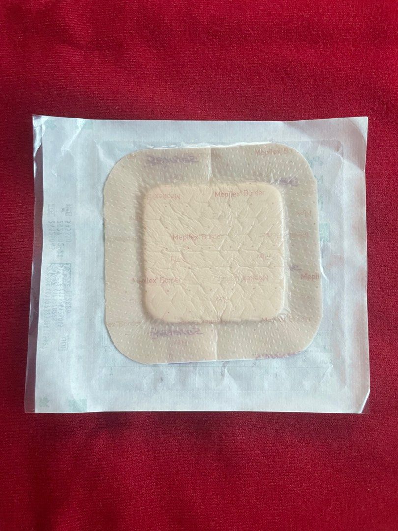 Silicone foam dressing (Category: Medical Supplies & Tools) located in Quezon City. Submitted by phammy (Listing ID 1353831424, Image 2). Description: Mepilex® Border Flex dressings are bordered foam dressings that have five-layers and are designed for a range of medium to heavy draining wounds such as skin tears, minor burns and cuts. Showerproof May be left in place for seven days* Safetac® Technology for gentle dressing changes and removal Sel