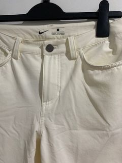(Category: ) located in . Submitted by seekstyleph (Listing ID 1353923930, Image 1). Description: .