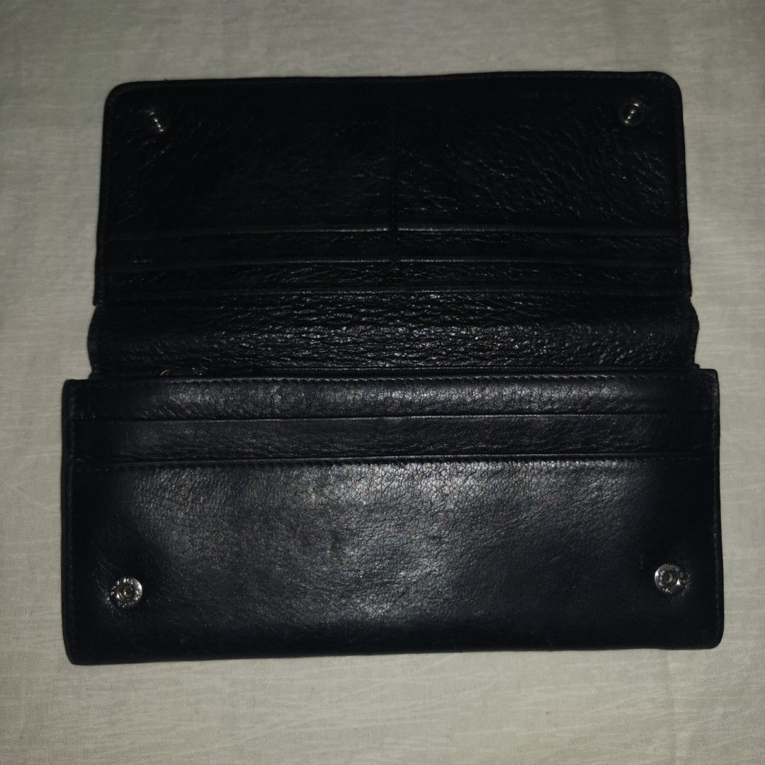 Prada Vitello Lux Long Wallet (Black) (Category: Luxury Bags & Wallets) located in General Mariano Alvarez. Submitted by hundred_lives (Listing ID 1353822427, Image 3). Description: Prada Vitello Lux Long Wallet (Black) Authentic Original Vintage Piece Lampo Zippers Bi-fold Type Soft Leather Material Tags: burberry fendi mcm givenchy yohji yamamoto rick owens prada dolce & gabbana channel gucci hermès balenciaga valentino ralph lauren lacoste ysl