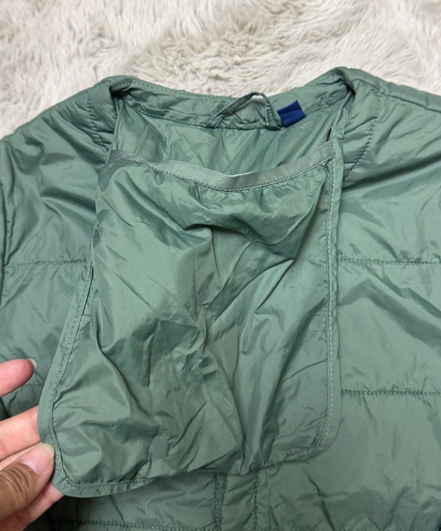 PRELOVED Uniqlo Kids Puffer Jacket (Category: Babies & Kids Fashion) located in Santa Rosa. Submitted by poshthreadsph (Listing ID 1353824338, Image 3). Description: .