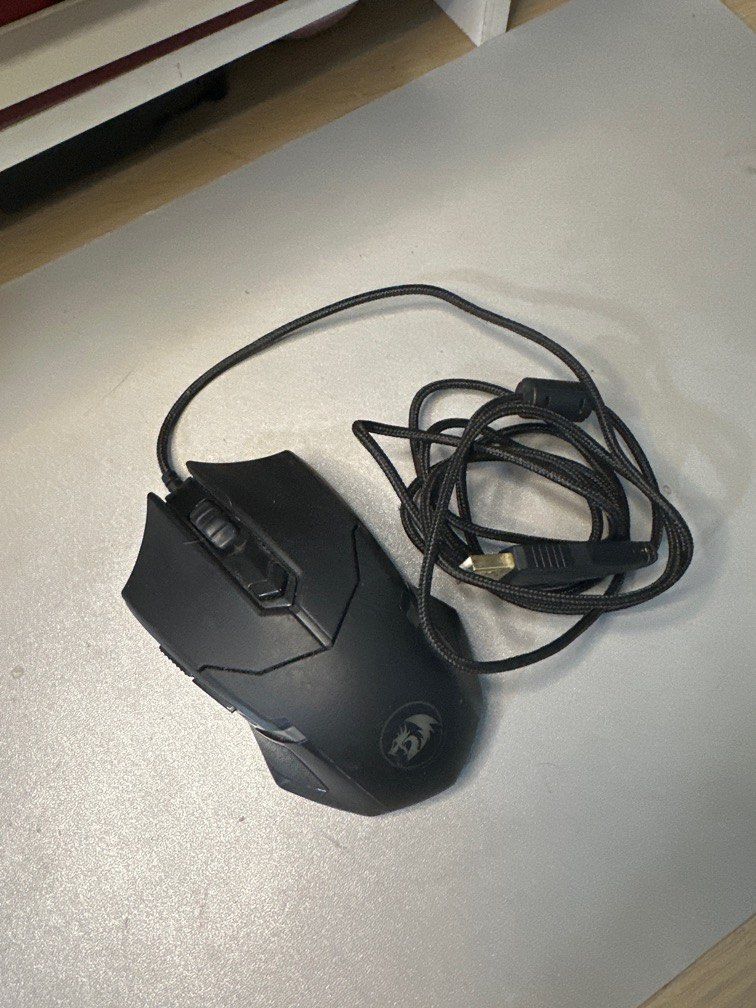 Redragon S101 Mouse (from Keyboard Mouse set, keyboard not avail) (Category: Mouse & Mousepads) located in Mandaluyong City. Submitted by calliesloves (Listing ID 1353967062, Image 1). Description: • 7200 DPI • USB Wired Gaming Mouse • Can switch between modes / dpi FLAWS: • Needs some light cleaning • Double clicks at times, but generally works fine .