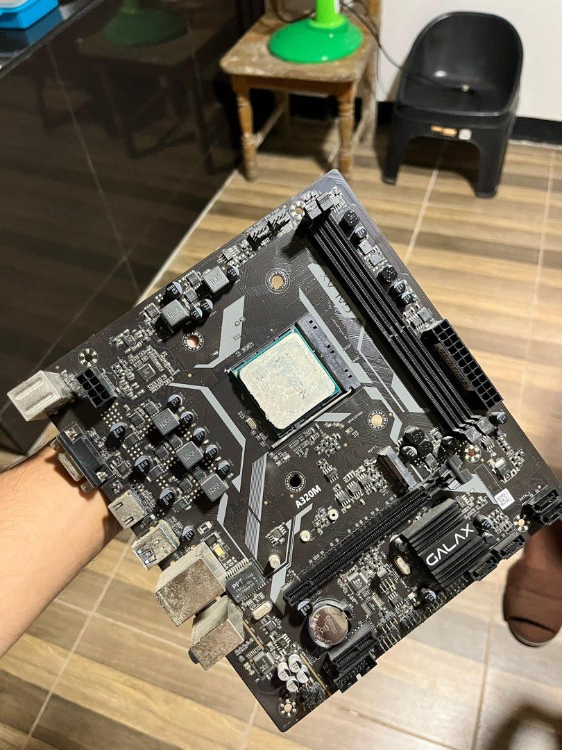 Ryzen 3 3200G with Vega Graphics + PSU (Category: Desktops) located in Luna. Submitted by arvidgerom04195 (Listing ID 1353895666, Image 3). Description: With power supply and motherboard. .