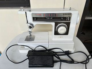 Singer 6136 Heavy Duty Sewing Machine 120V