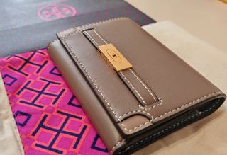 （分類：）位於 。 由 poontw 提交（商品編號 1353816438，圖片 1）。簡介： 。