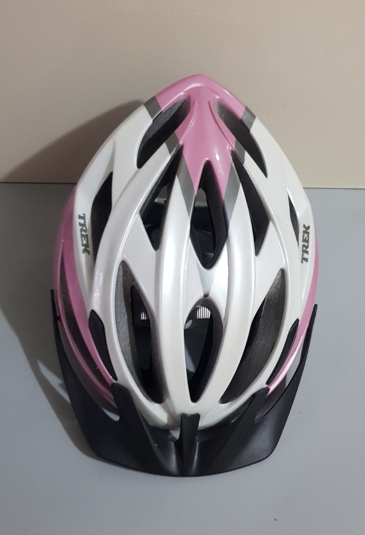 TREK "Vapor WSD" cycling helmet (Category: Bicycles) located in Taguig. Submitted by thrifthub.ph (Listing ID 1323101656, Image 1). Description: no issue.
