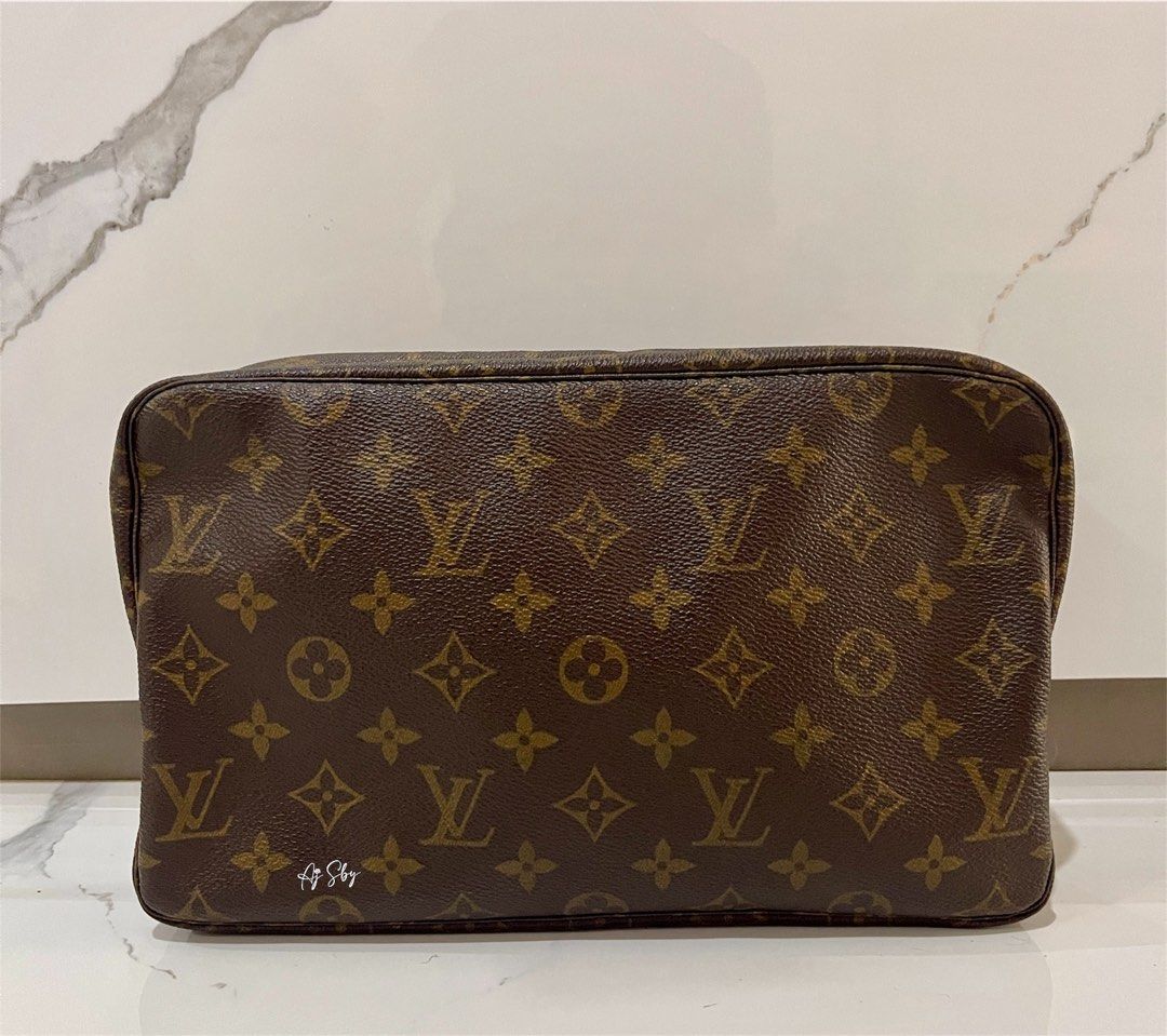 Louis Vuitton Trousse 27 (Category: Luxury Bags & Wallets) located in Cagayan de Oro. Submitted by theclassictrunk (Listing ID 1353883372, Image 2). Description: Guaranteed authentic. No peelong but with bubbles na inside..