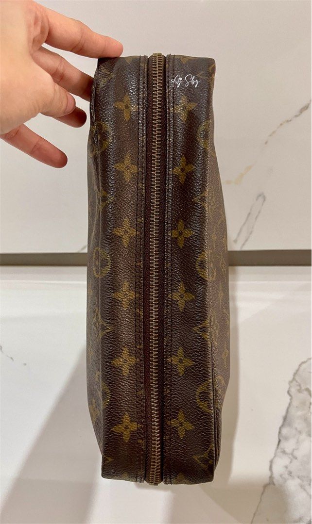 Louis Vuitton Trousse 27 (Category: Luxury Bags & Wallets) located in Cagayan de Oro. Submitted by theclassictrunk (Listing ID 1353883372, Image 3). Description: Guaranteed authentic. No peelong but with bubbles na inside..