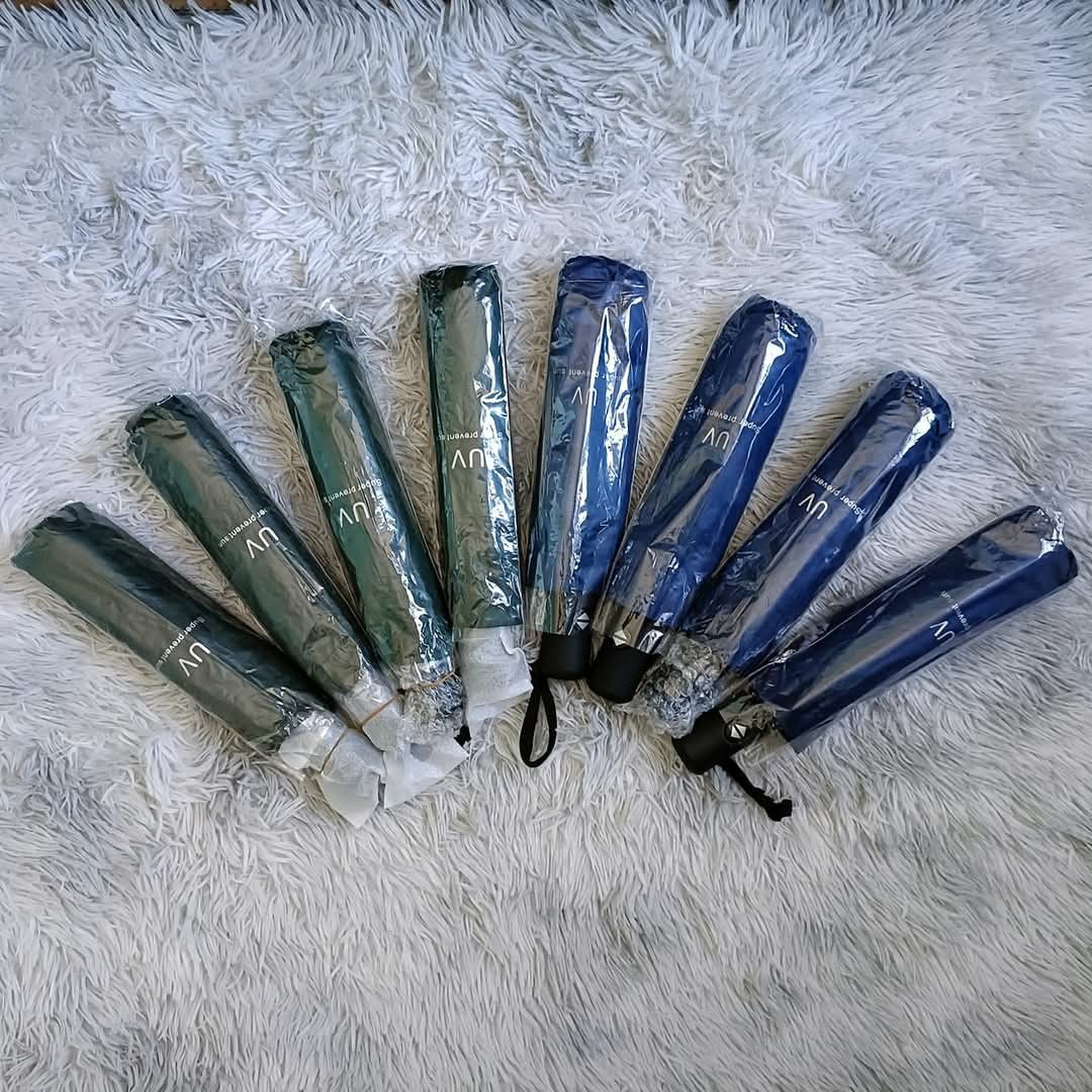 UV Super Prevent Sun Umbrella (Category: Umbrellas) located in Bauang. Submitted by glenefinds (Listing ID 1353850244, Image 2). Description: ‼️ORIG PRICE = 200 pesos each ✅may thin black leather coating sa loob para hindi mainit ⚠️AVAIL: 2 green ❌SOLD: 2 green & 34 blue.