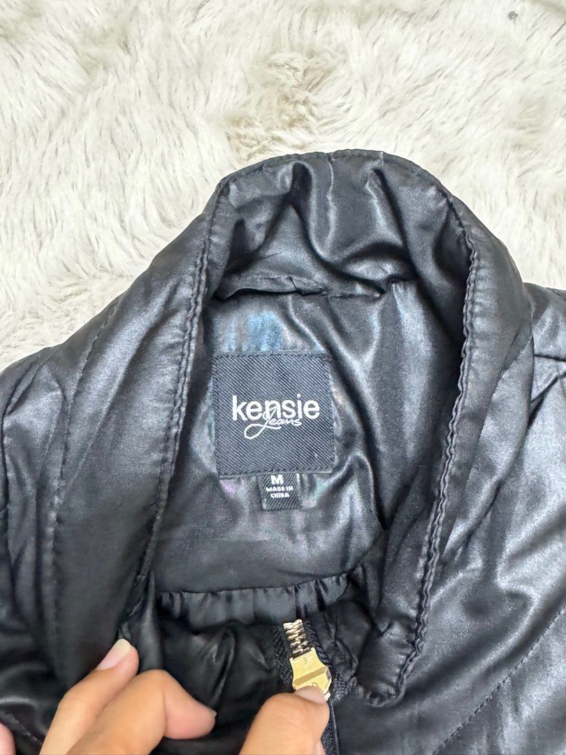 PRELOVED Women’s Puffer Jacket (Category: Coats, Jackets and Outerwear) located in Santa Rosa. Submitted by poshthreadsph (Listing ID 1353823897, Image 2). Description: .