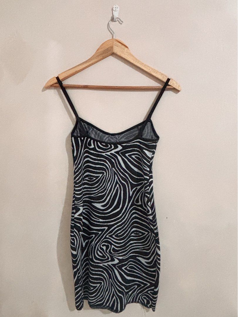 Zara Fitted Dress (Category: Dresses) located in Quezon City. Submitted by afbb855 (Listing ID 1353840273, Image 2). Description: Negotiable! No when worn. Fitted/bodycon Zara dress with bustier cups. Super cute and hard to let go of this but not my style anymore. Hoping someone will love this dress as much as I do! .