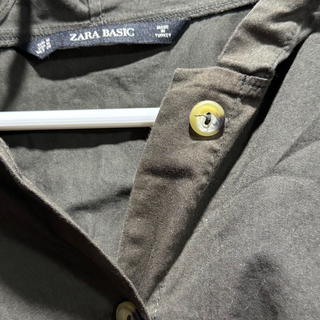 Zara Longsleeve Hoodie (Category: Longsleeves) located in Tarlac. Submitted by rectopaulineee_ (Listing ID 1353907265, Image 3). Description: - Women’s size M (as seen on tag) - Used a few times - Has a few discolorations - The cloth is good - No WW photo - True to size MOP: Gash or BDO MOD: J&T or Flash NOTE: SF to be shouldered by the buyer. No sf, no shipping..