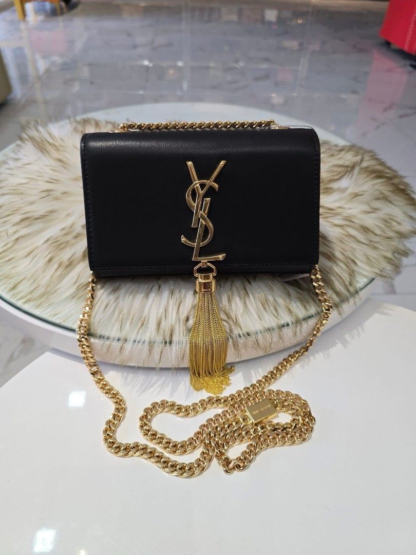 😱 Auction Preloved💯👌🏻🇯🇵 (Category: Luxury Bags & Wallets) located in General Santos City (Dadiangas). Submitted by braverabbit.67 (Listing ID 1350879715, Image 3). Description: Gonndoooo!!😱 bet! Unahan nlang po🫰🏻😘 JAPAN AUCTION PRELOVED💯👌🏻🇯🇵 YSL 2-way Mini Chain bag USED EXCELLENT GENUINE LEATHER 📌 Coded.