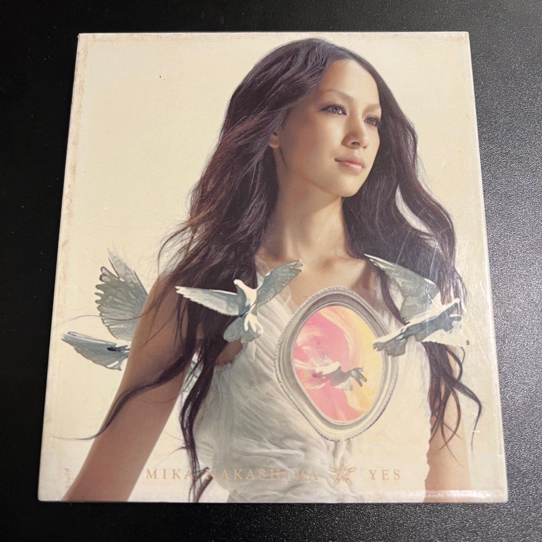 中島美嘉YES 專輯港版初回版CD + DVD 附外盒碟無刮近全新Mika Nakashima CD, 書籍、休閒與玩具, 樂器、音樂相關,  CD、DVD在旋轉拍賣