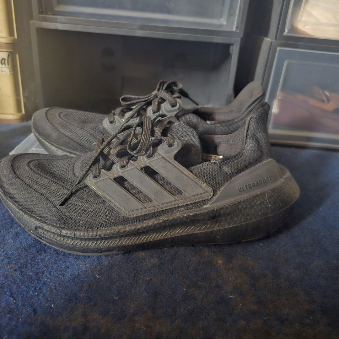 Adidas Ultraboost 5.0 ( Rush Selling) (Category: Sneakers) located in Manila. Submitted by grrde (Listing ID 1350715033, Image 1). Description: No box, size 10 US.