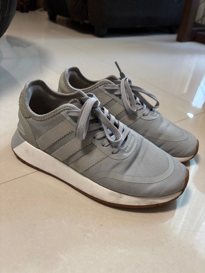 Authentic Adidas Sneakers for Women (Category: Sneakers) located in Quezon City. Submitted by byf3205 (Listing ID 1350729209, Image 1). Description: Authentic Adidas sneakers for women. Used but not abused, no issues, just needs cleaning. Comes with its original laces. Size US 7. .
