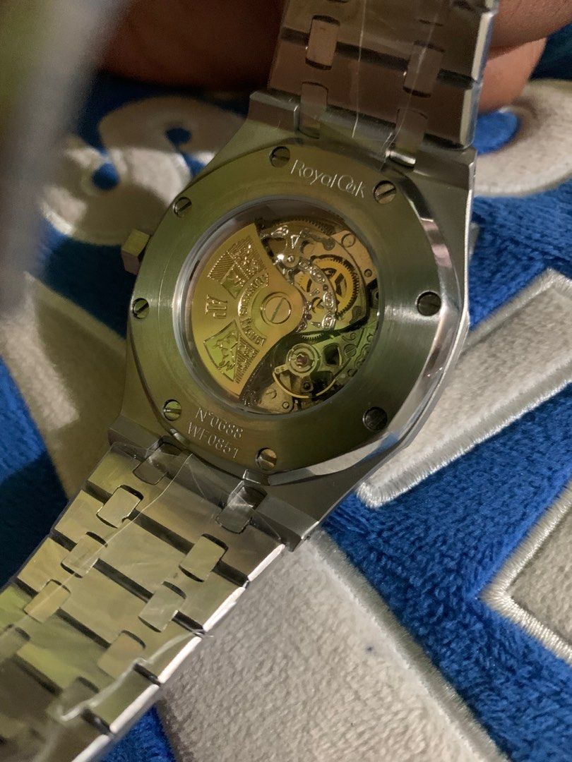 Automatic watch skeleton (Category: Men's Watches) located in Quezon City. Submitted by ericamae0823 (Listing ID 1350890921, Image 1). Description: For sale po @uD€M@r$ ₱!&u€t Skeleton 📌Brand new 📌3500 pesos 📌Automatic 📌Watch only (NO BOX) 📍Qc area Open for meet up and lalamove cod po .