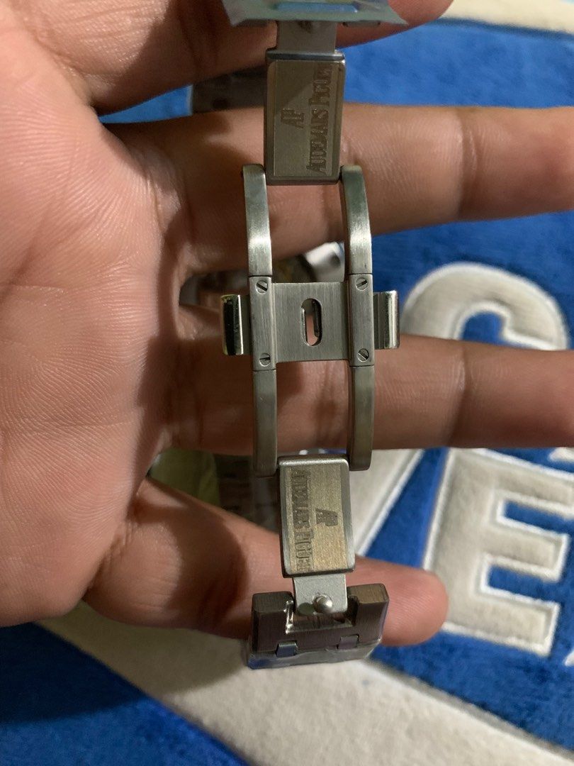 Automatic watch skeleton (Category: Men's Watches) located in Quezon City. Submitted by ericamae0823 (Listing ID 1350890921, Image 3). Description: For sale po @uD€M@r$ ₱!&u€t Skeleton 📌Brand new 📌3500 pesos 📌Automatic 📌Watch only (NO BOX) 📍Qc area Open for meet up and lalamove cod po .